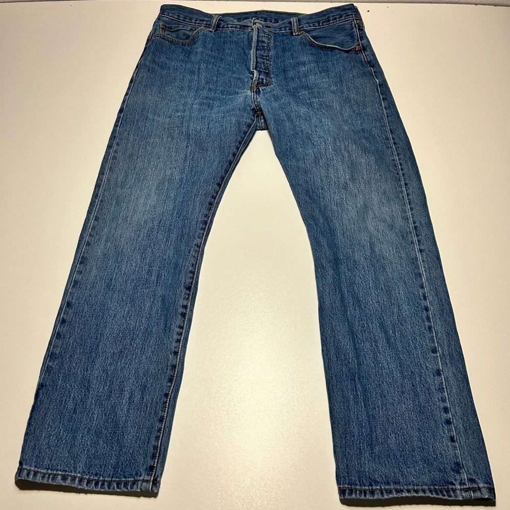 Levis 501 Original Fit Jeans Mens 36x30 Medium Wash Blue Straight Leg Denim